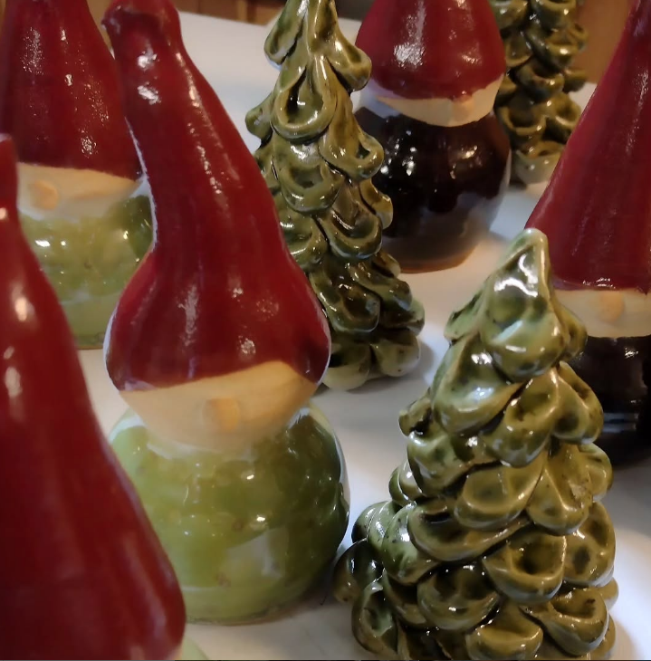 Granar och tomtar i skogen