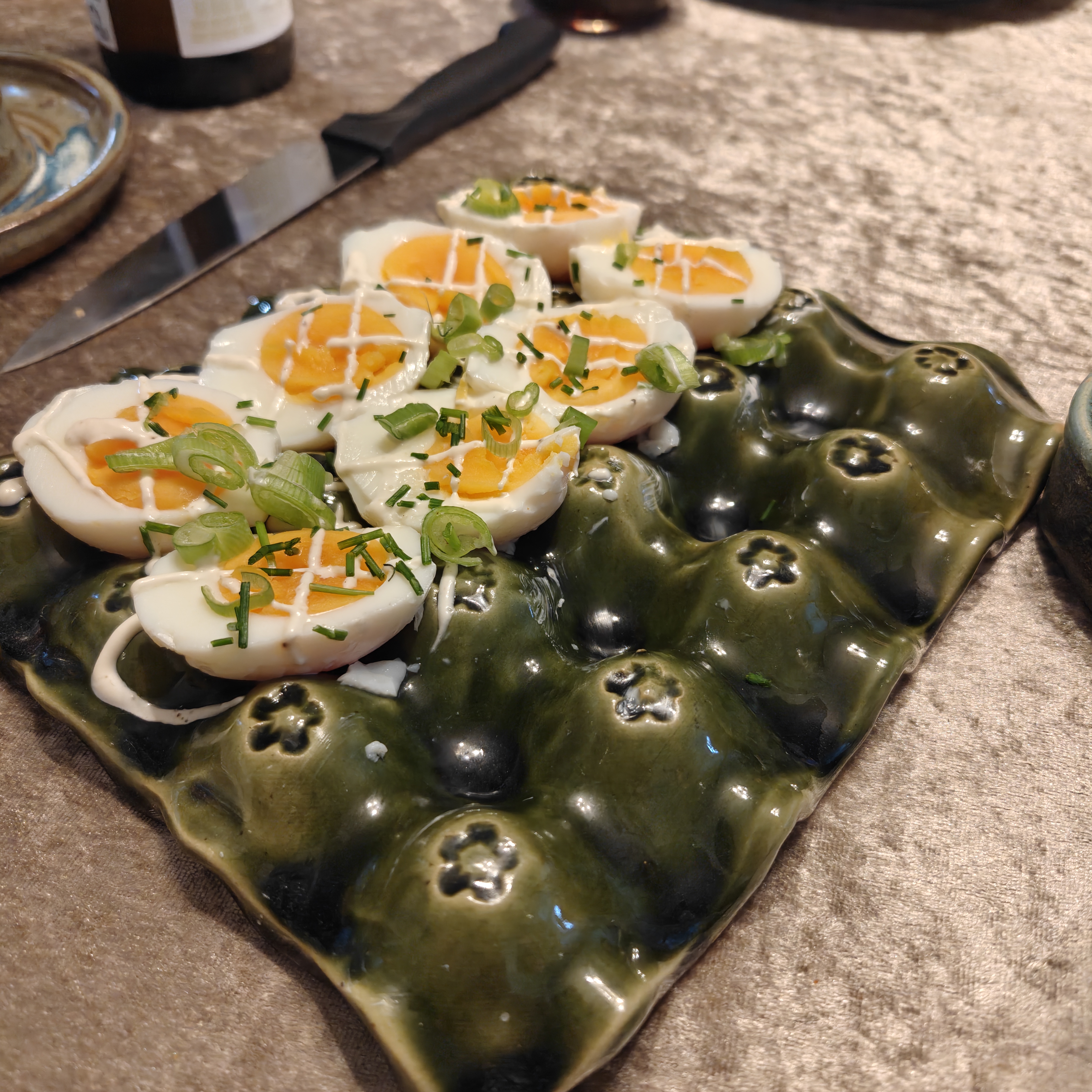 Äggfat med ägg och kaviarkräm